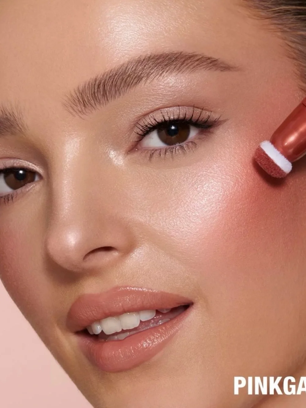 Charlotte Tilbury Glowy Liquid Highlighter in Pinkgasm BNIB
